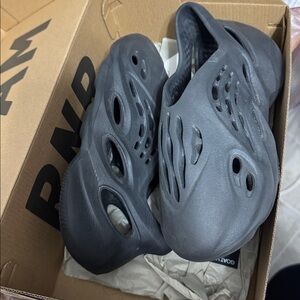 Yeezy foam RNR